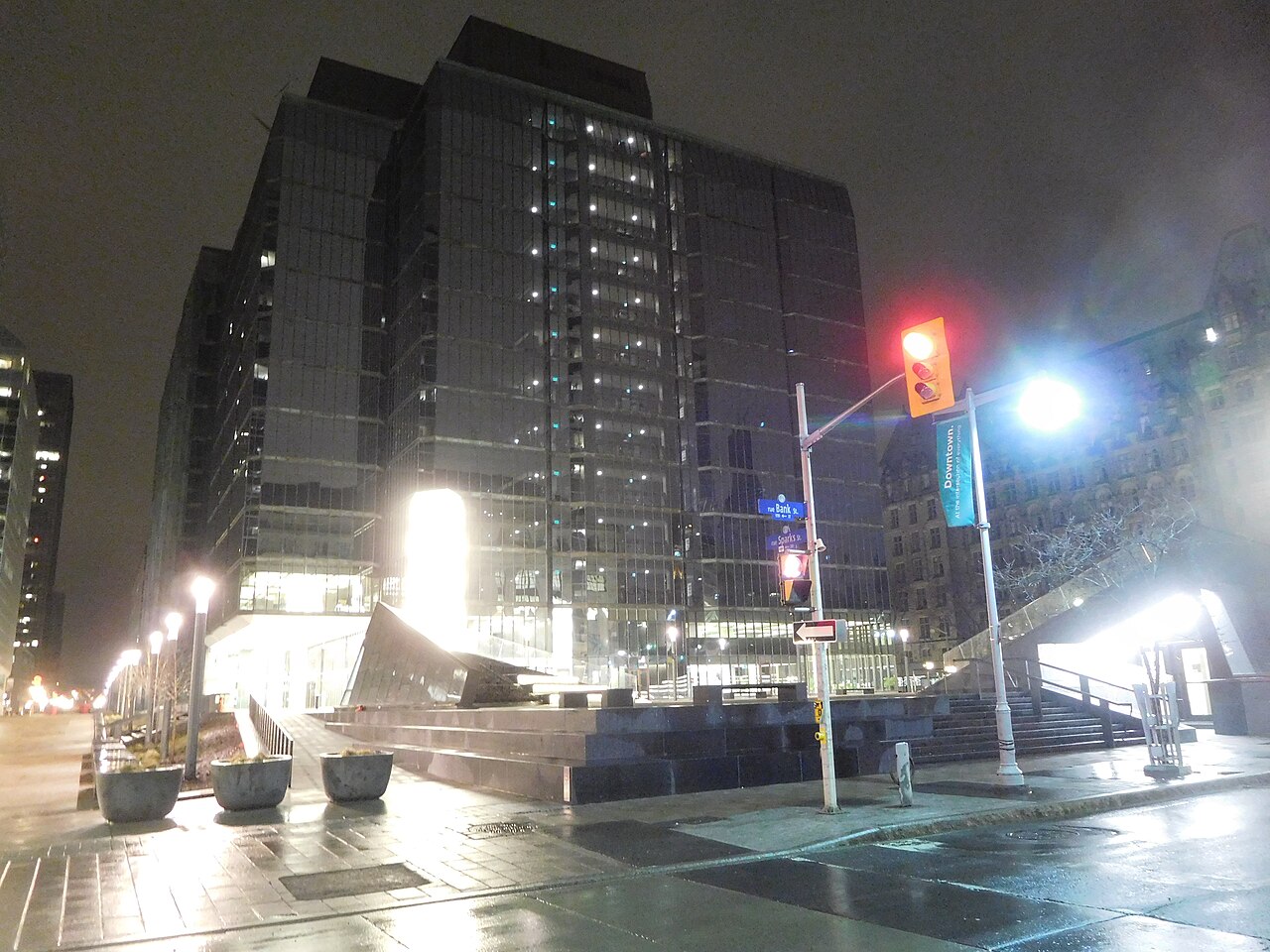 Bank of Canada building at night in Ottawa in April 2017 by Jeangagnon; file photograph, not Macklem’s October 17 remarks